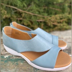 Comfortview blue Sandals vegan Leather 9.5 Elettra